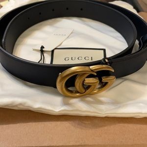 New with tags Navy blue Gucci Double G Belt.